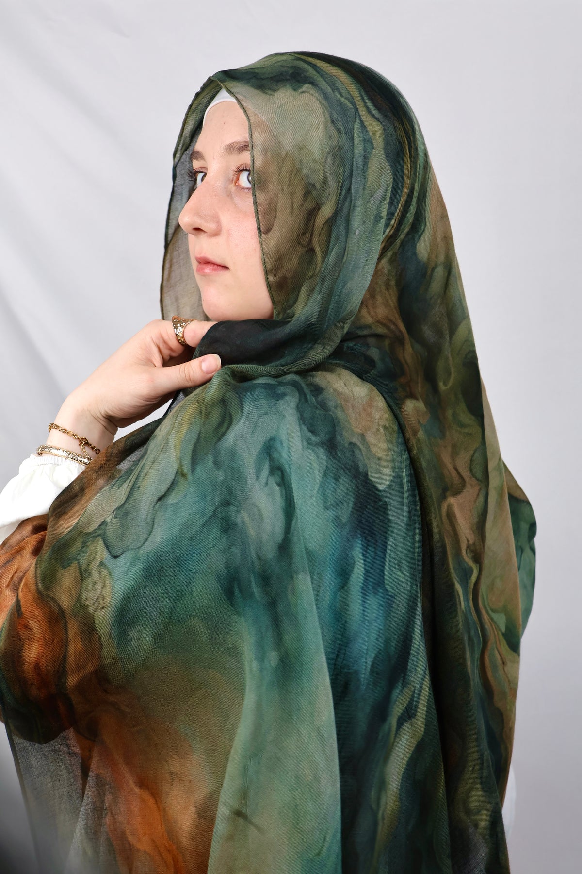 Jade Sépia | green autumn modal hijab