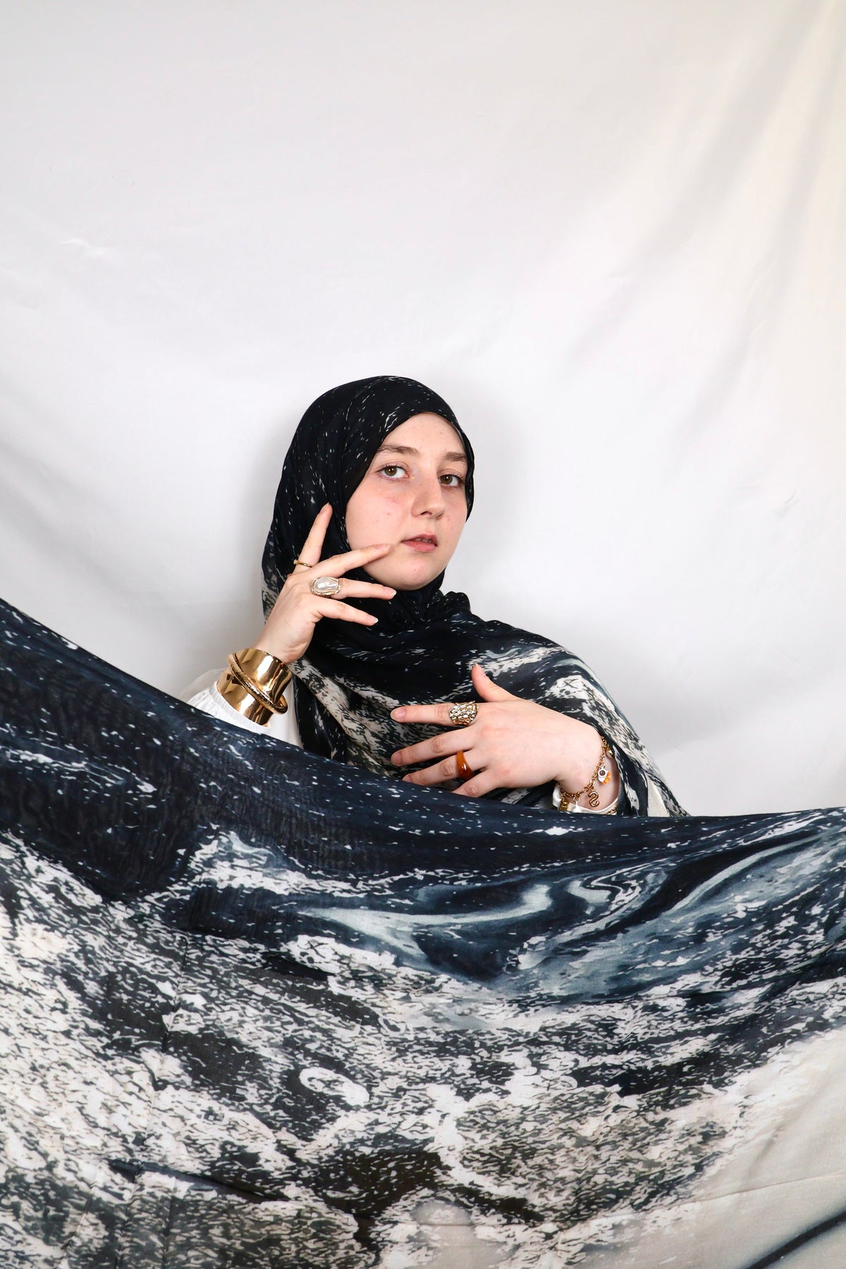 Moonlit Nuit | black & white print hijab