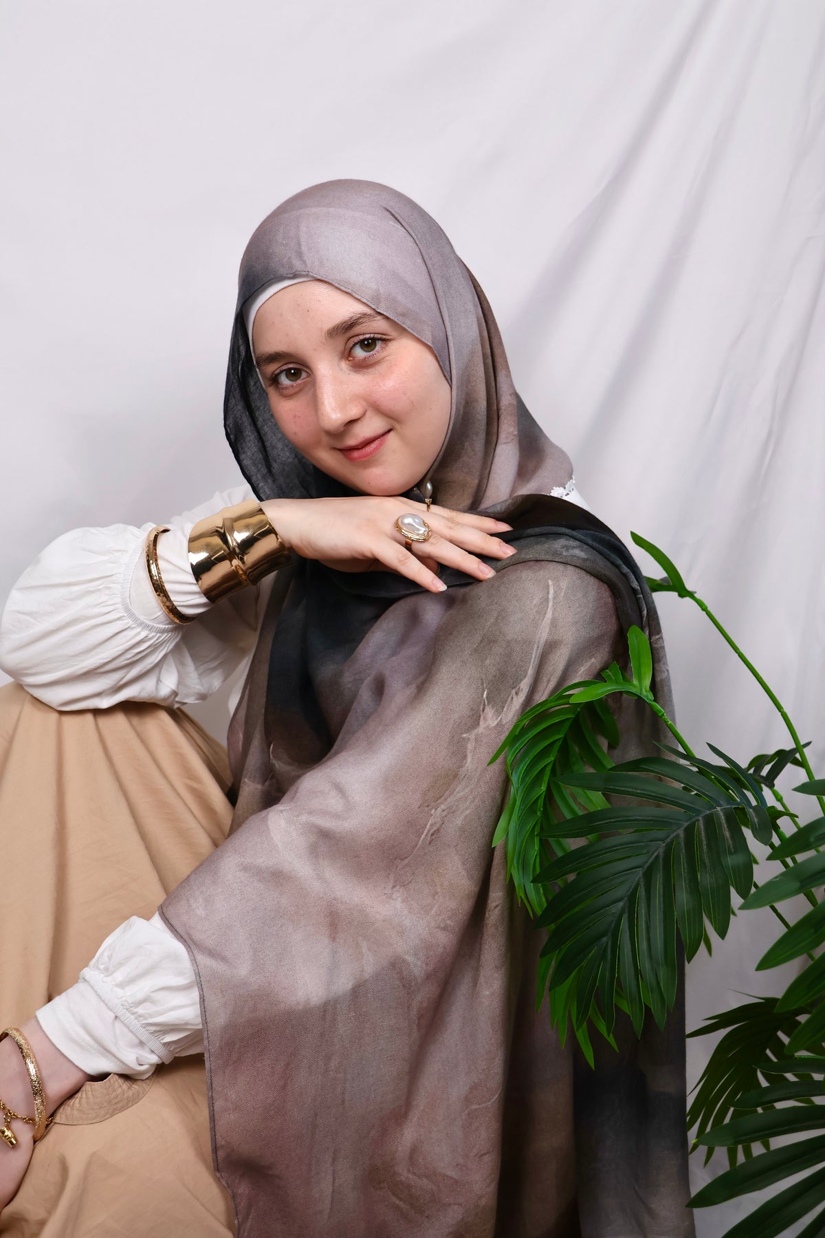 Quartz Fumé | neutral print hijab