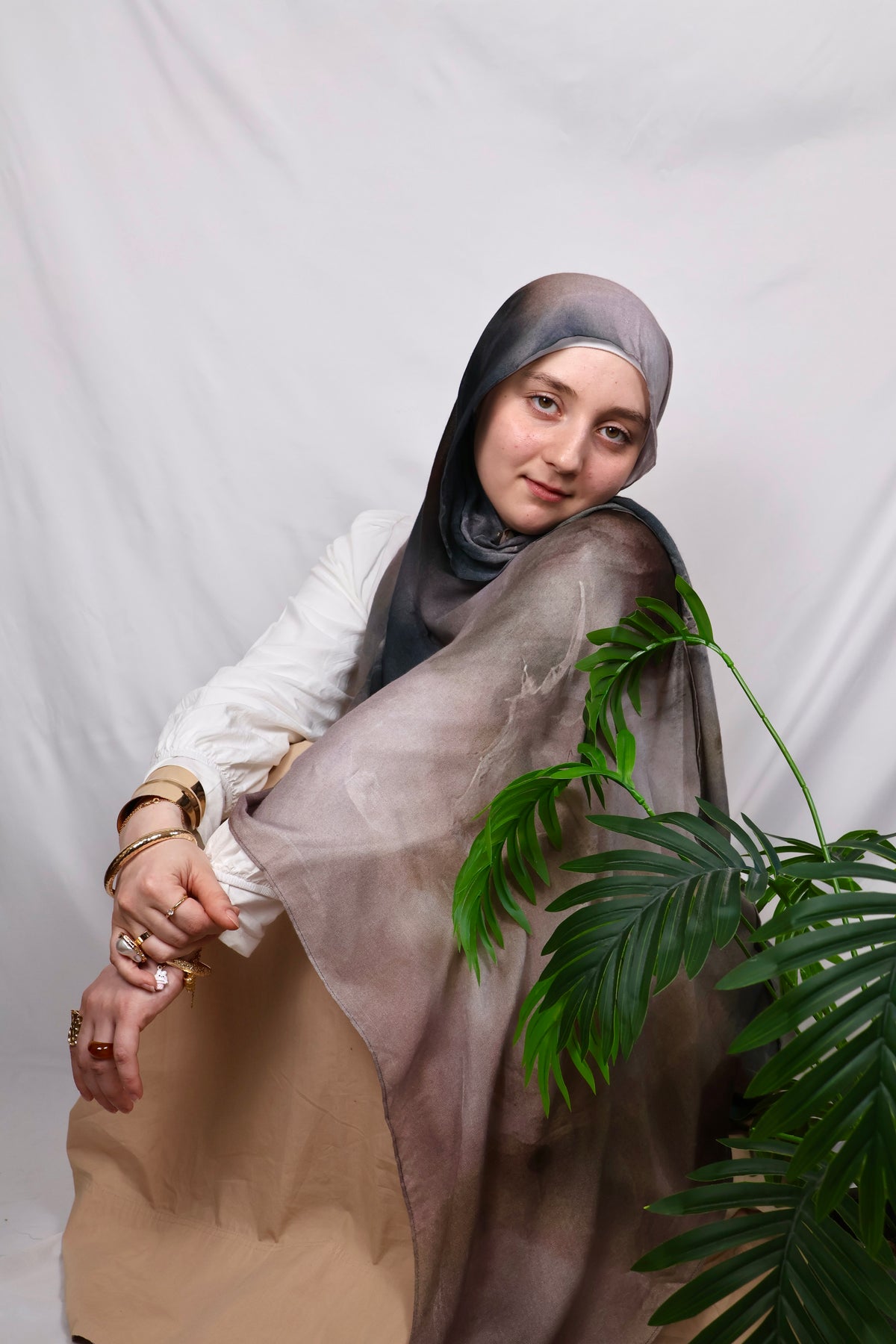 Quartz Fumé | neutral print hijab
