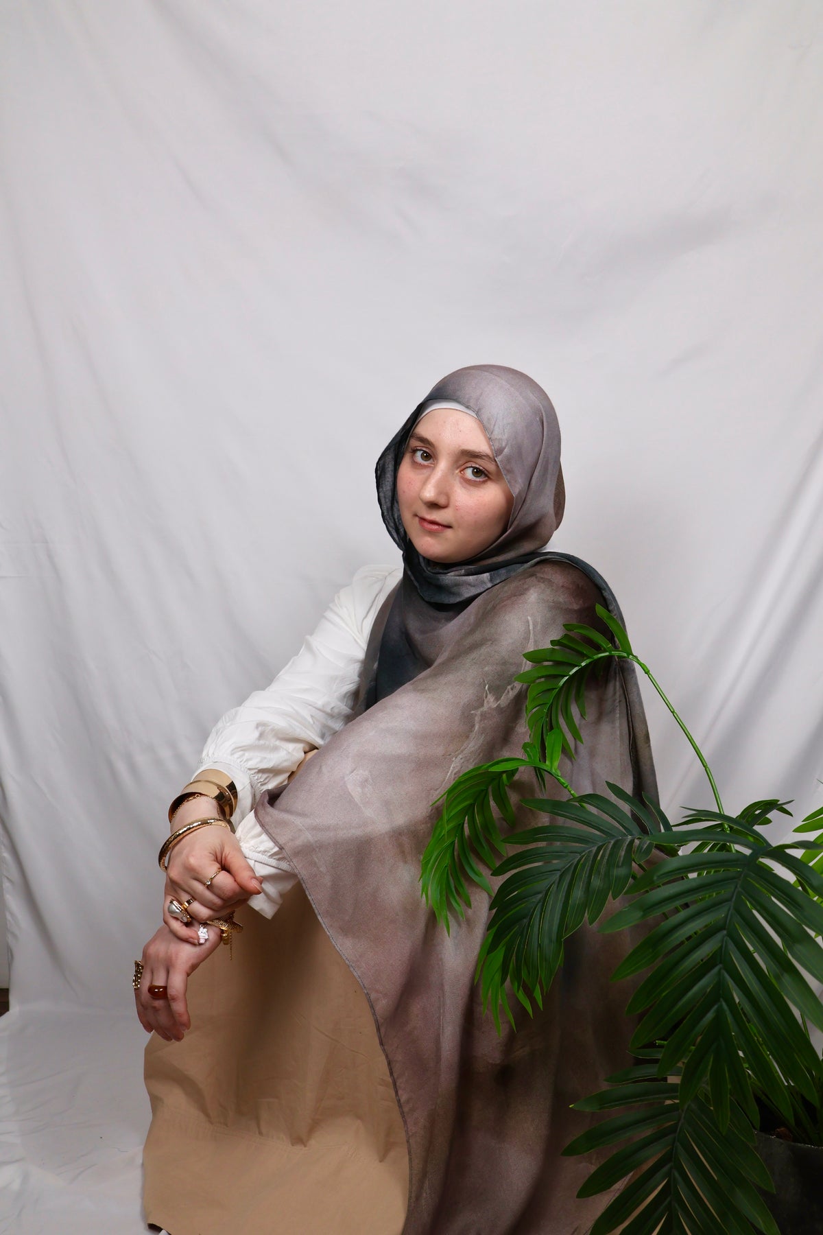 Quartz Fumé | neutral print hijab