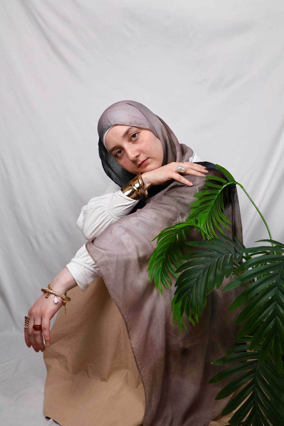 Quartz Fumé | neutral print hijab