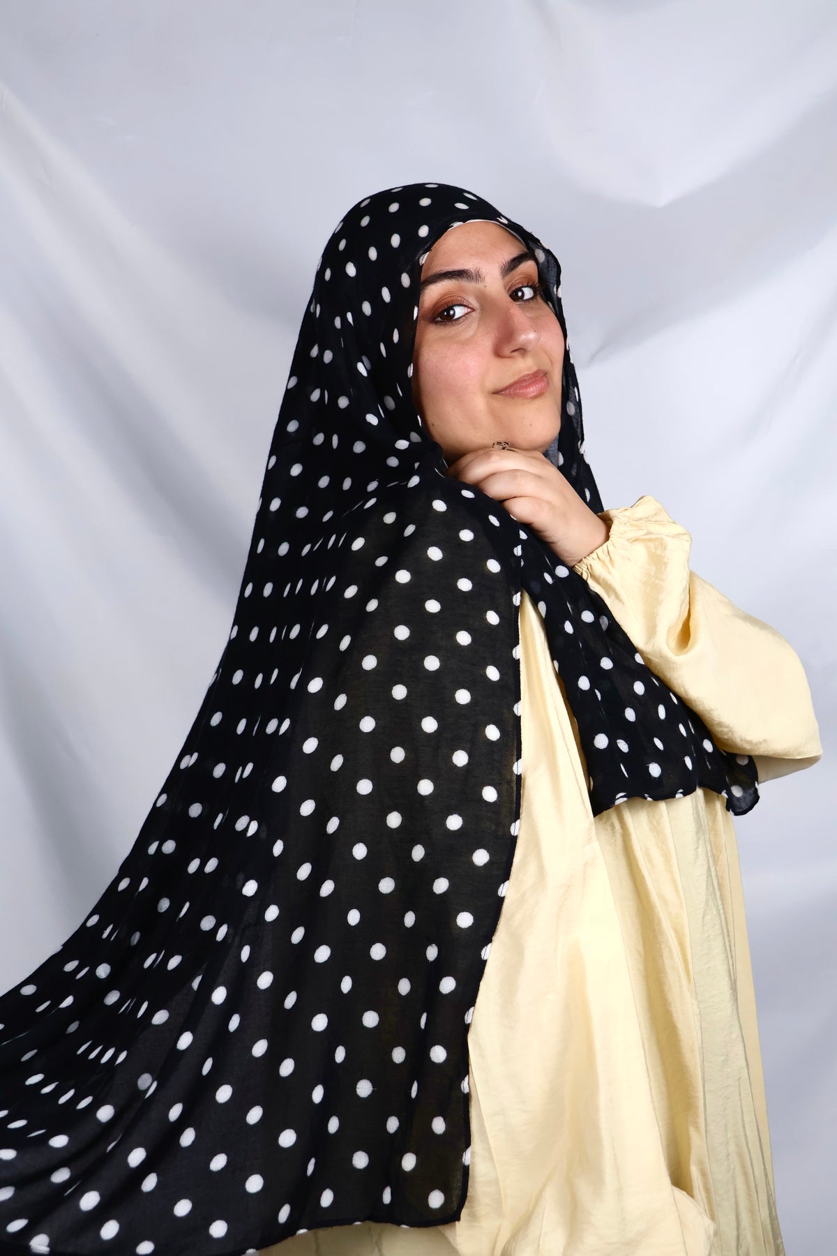 Dots Noir | black polka dot print hijab