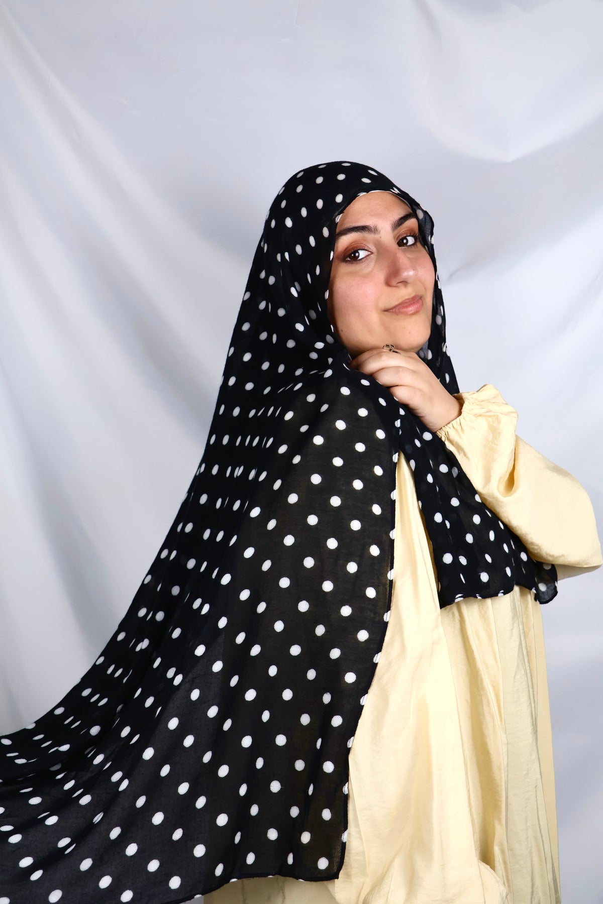 Dots Noir | black polka dot print hijab