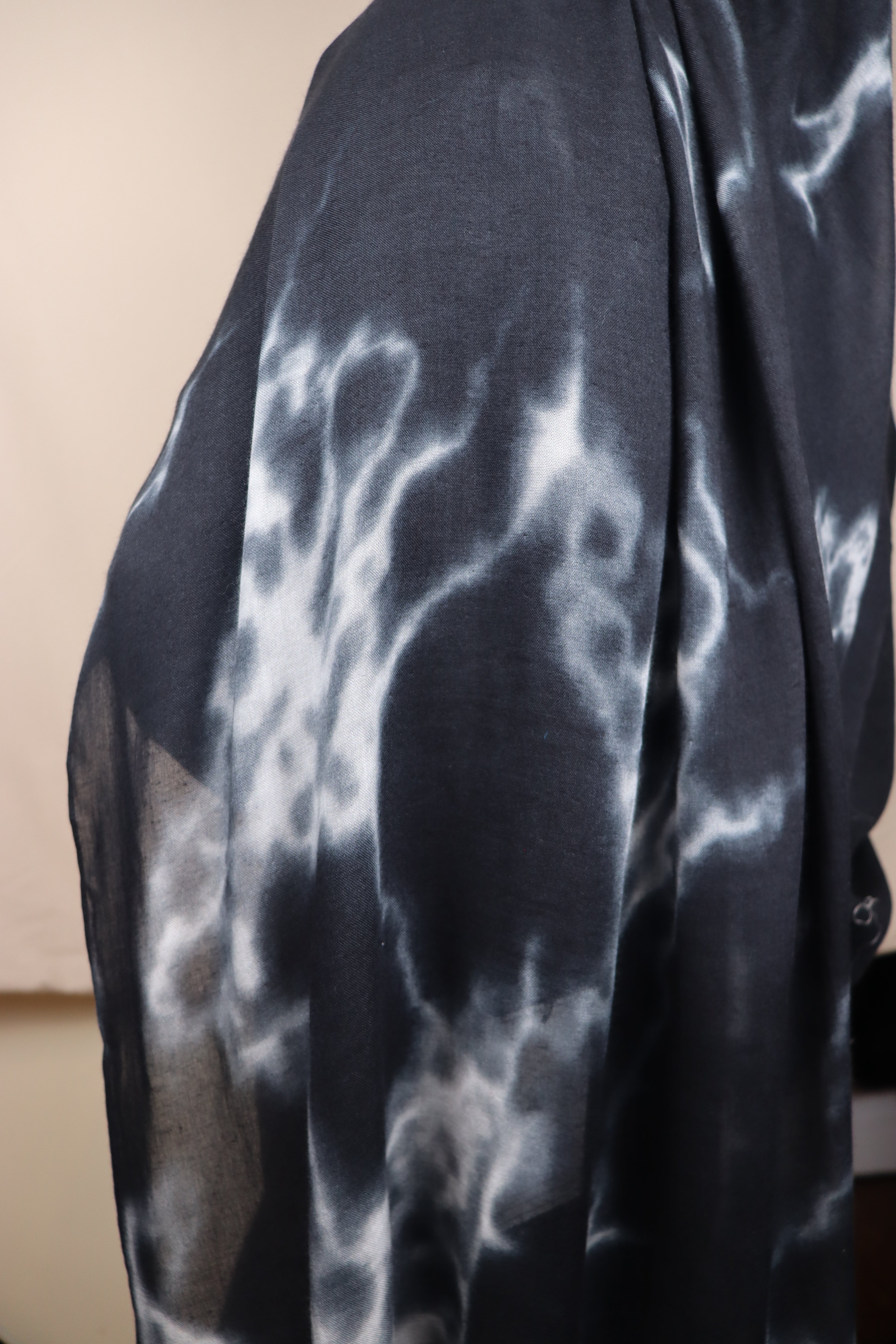 Archive Sample - Noir Abstrait