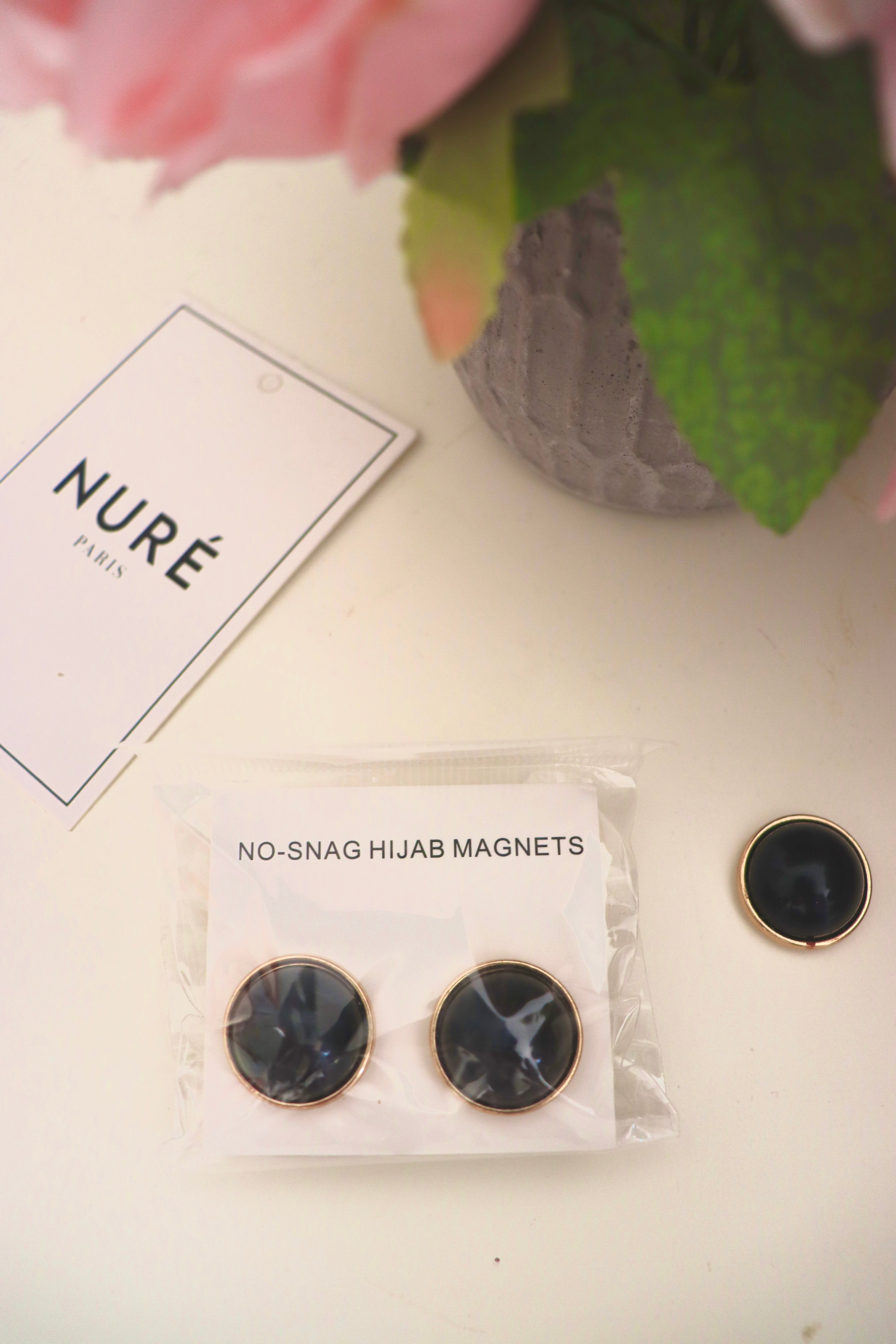 Pearl Hijab Magnets Pair – Black